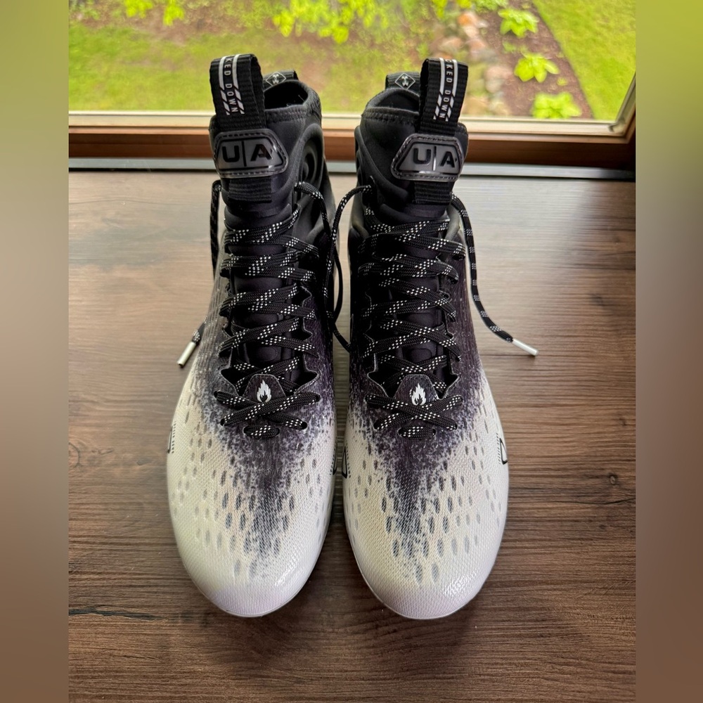 Under Armour Spotlight Football Cleat